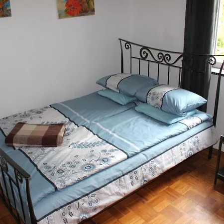 Apartment Art House Tufi