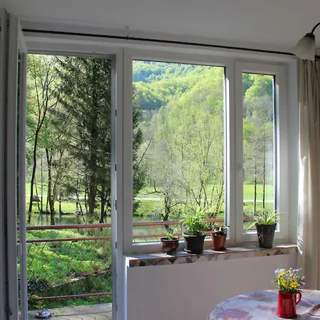 Apartment Art House Tufi Bistrica ob Sotli