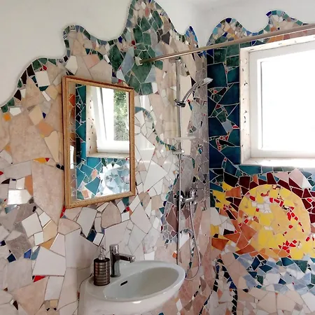 Apartment Art House Tufi