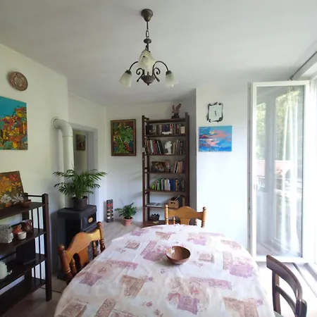 Apartment Art House Tufi